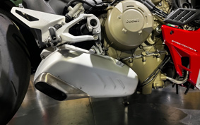 DUCATI STREET FIGHTER V4S 2022 1F00