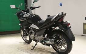 SUZUKI GSR250S