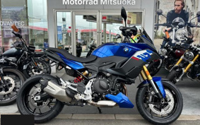BMW F900XR STANDARD 1975