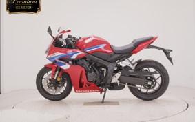 HONDA CBR650R E-Clutch 2025 RH17