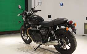 TRIUMPH STREET TWIN 2022