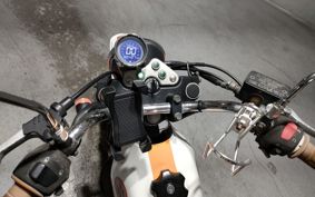 SUZUKI GLASS TRACKER BIG BOY NJ47A