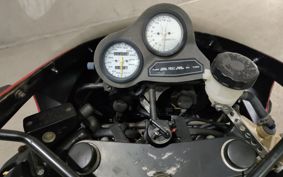 SUZUKI GSX-R750 GR75A