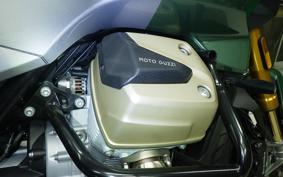 MOTO GUZZI V100 MANDELLO S 2023