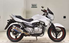 SUZUKI GSR250