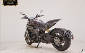 DUCATI XディアベルV4 2025