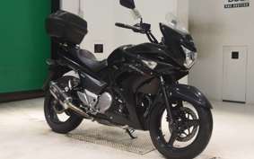 SUZUKI GSR250F 2015