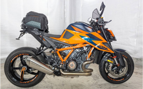 KTM 1290SUPER DUKE 2021 V3940