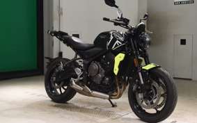 TRIUMPH TRIDENT 660 2023