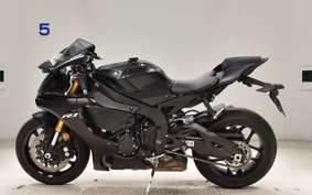 YAMAHA YZF-R1 2018