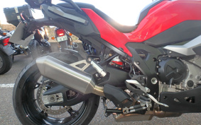 BMW S1000XR 2020 0E41