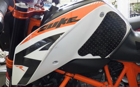 KTM 690 DUKE R