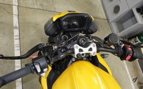 TRIUMPH STREET TRIPLE RS 2023