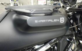 HUSQVARNA SVARTPILEN 125 2016