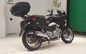 SUZUKI GSR250S