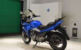 SUZUKI GSR250S