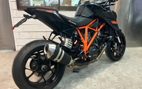 KTM 1290 SUPER DUKE R 2015 V3940