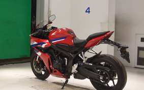 HONDA CB650R E-Clutch 2025 RH17