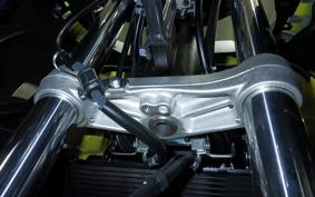 SUZUKI Vｽﾄﾛｰﾑ650XTA 2026 C733M