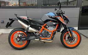 KTM 890 DUKE R 2022 TU940