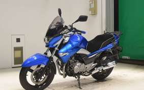 SUZUKI GSR250