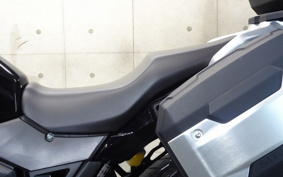 SUZUKI STROM 250 DS11A
