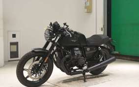 MOTO GUZZI V7 STONE 2023
