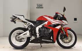 HONDA CBR600RR GEN 3 PC40