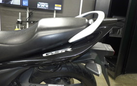 SUZUKI GSR250 2016