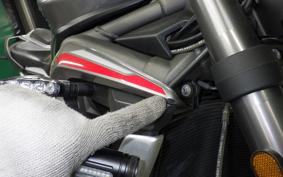 TRIUMPH STREET TRIPLE RS 2019