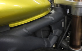 TRIUMPH DAYTONA 675 2012