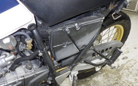 YAMAHA SEROW 225 W