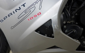 TRIUMPH SPRINT ST 1050 2005