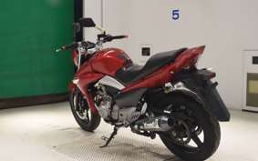 SUZUKI GSR250