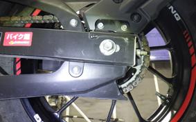 YAMAHA FZ25 2000