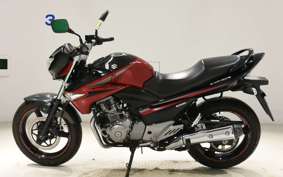 SUZUKI GSR250 2013