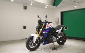 BMW F900R 2024