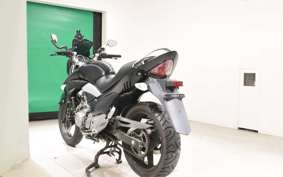 SUZUKI GSR250