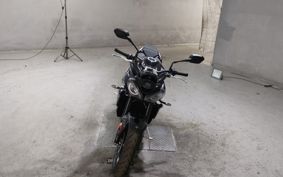 TRIUMPH STREET TRIPLE R 2026 HDA604