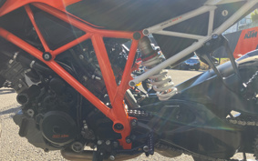 KTM 1290S-DUKE-R 2015 V3940