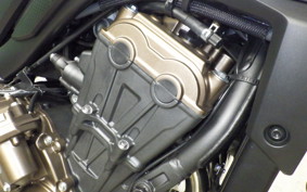 HONDA CB650R E-Clutch 2025 RH17