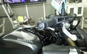 HONDA CB650R E-Clutch 2025 RH17