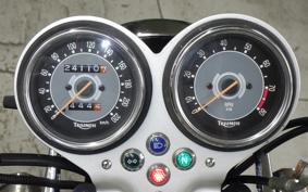TRIUMPH BONNEVILLE T100 2004