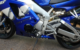 YAMAHA YZF-R1 2000 RN04