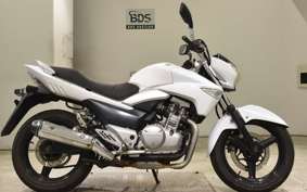SUZUKI GSR250