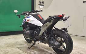 BMW R1300R ASA 2025
