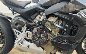 DUCATI STREET FIGHTER V4S 2021 1F00