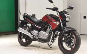 SUZUKI GSR250 2013