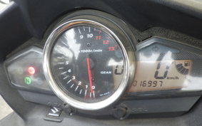 SUZUKI GSR250F