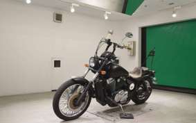 HONDA SHADOW 400 SLASHER 2000 NC40